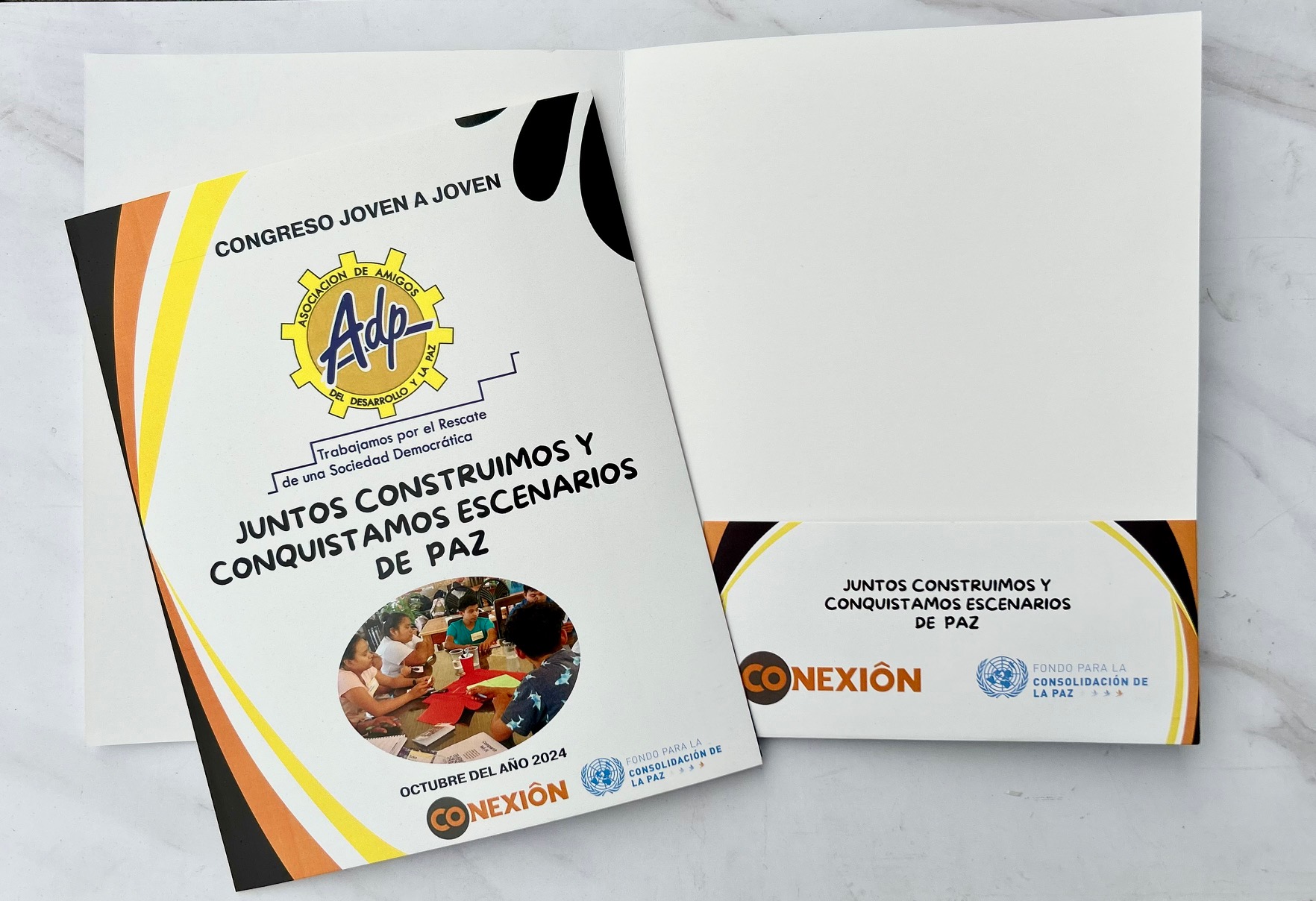 Carpeta con pestaña tamaño carta full color - Imagen 9