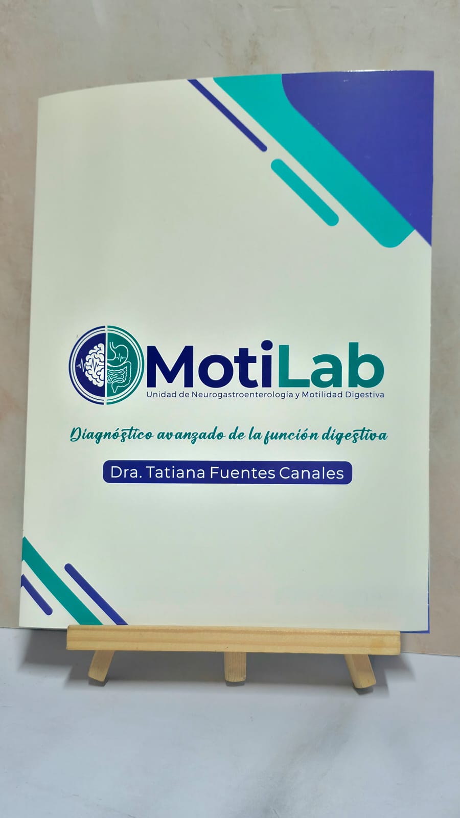 Carpeta con pestaña tamaño carta full color - Imagen 38