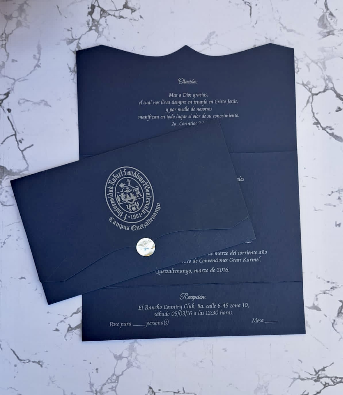INVITACIONES GT7 PLATEADA o DORADA - Imagen 3
